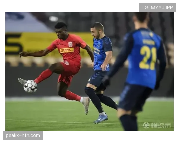 库杜斯：从北西兰新星到阿贾克斯王牌的生涯全景解析